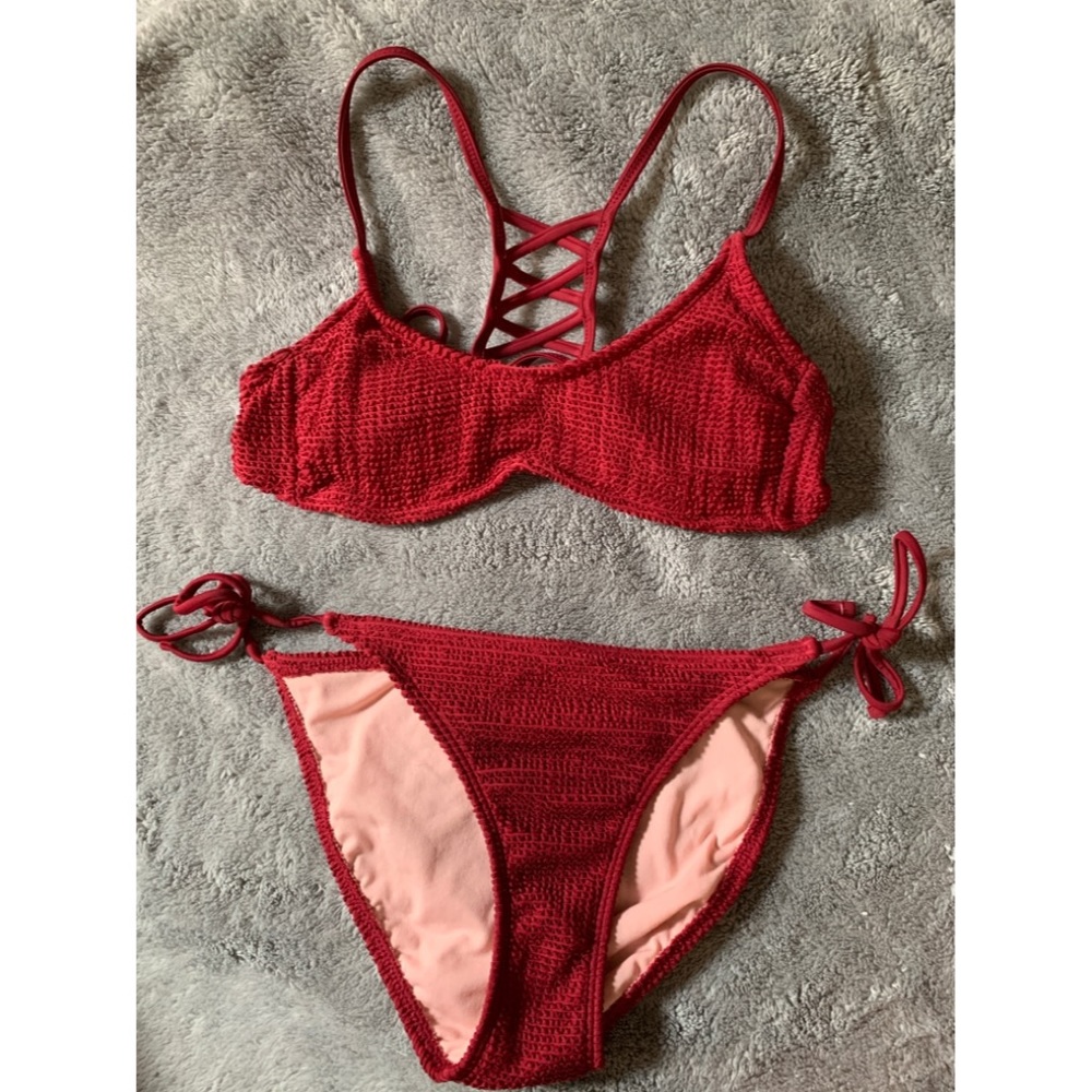 Red bikinibikini